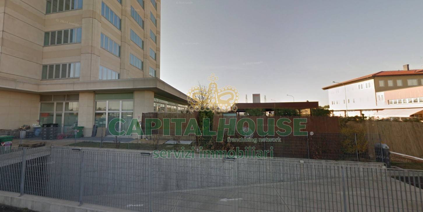 Commerciale in vendita a Imola