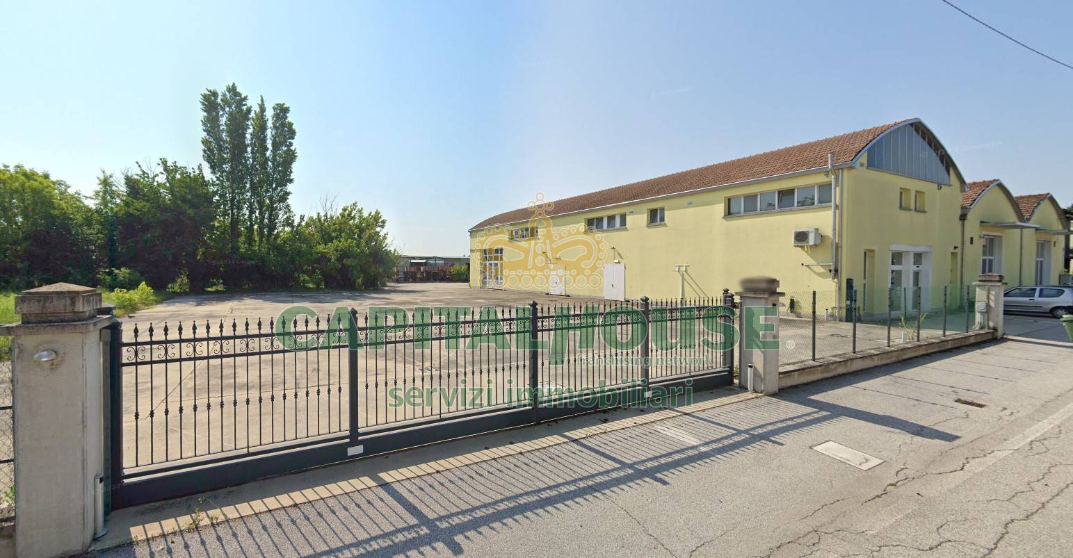 Capannone in vendita a Cento, Bevilacqua