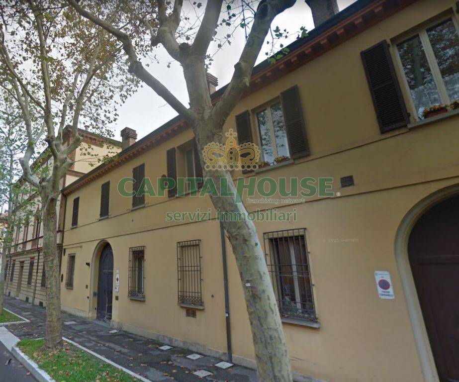 Ufficio in vendita a Imola, Centro