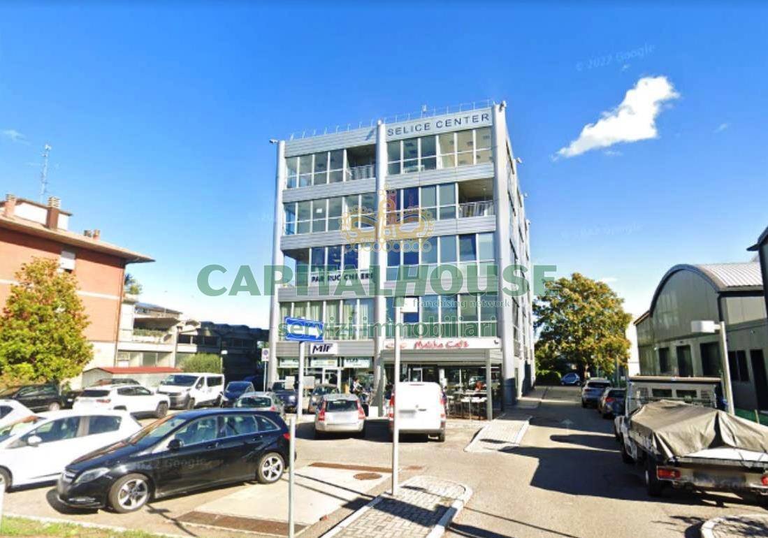 Ufficio in vendita a Imola, Zona industriale