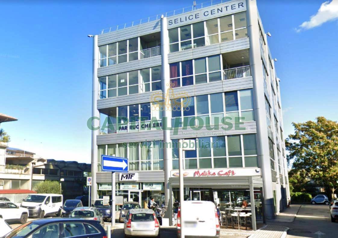 Ufficio in vendita a Imola, Zona industriale