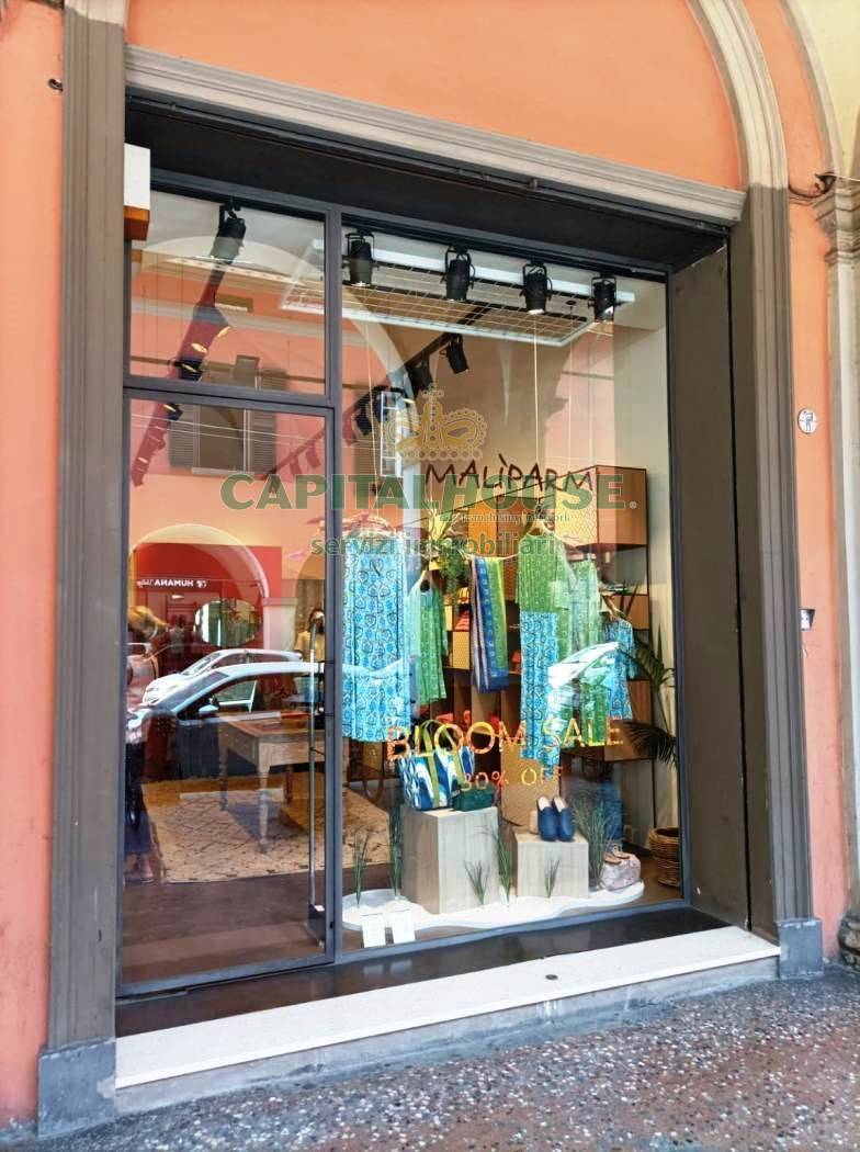 Commerciale in affitto a Bologna, Centro storico