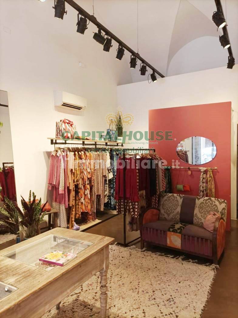 Commerciale in affitto a Bologna, Centro storico