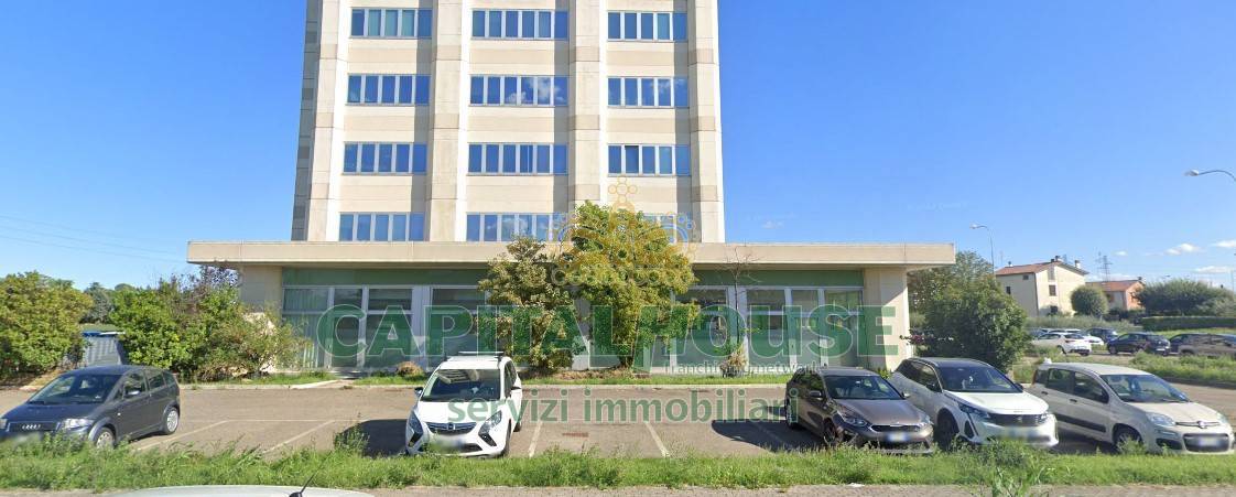 Commerciale in vendita a Imola