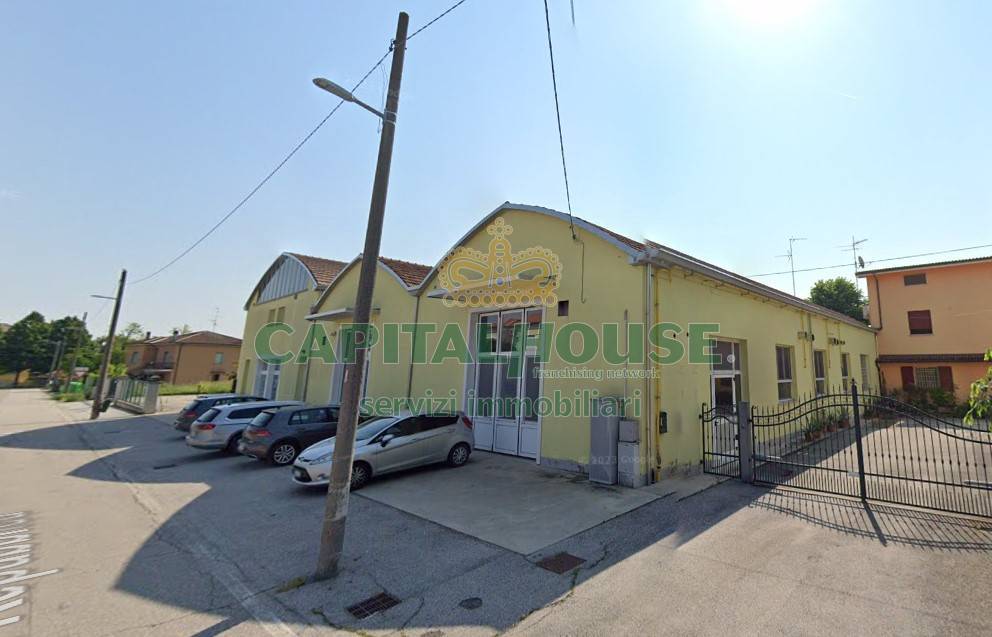 Capannone in vendita a Cento, Bevilacqua