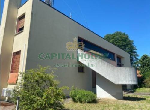 Capannone in vendita a Bologna