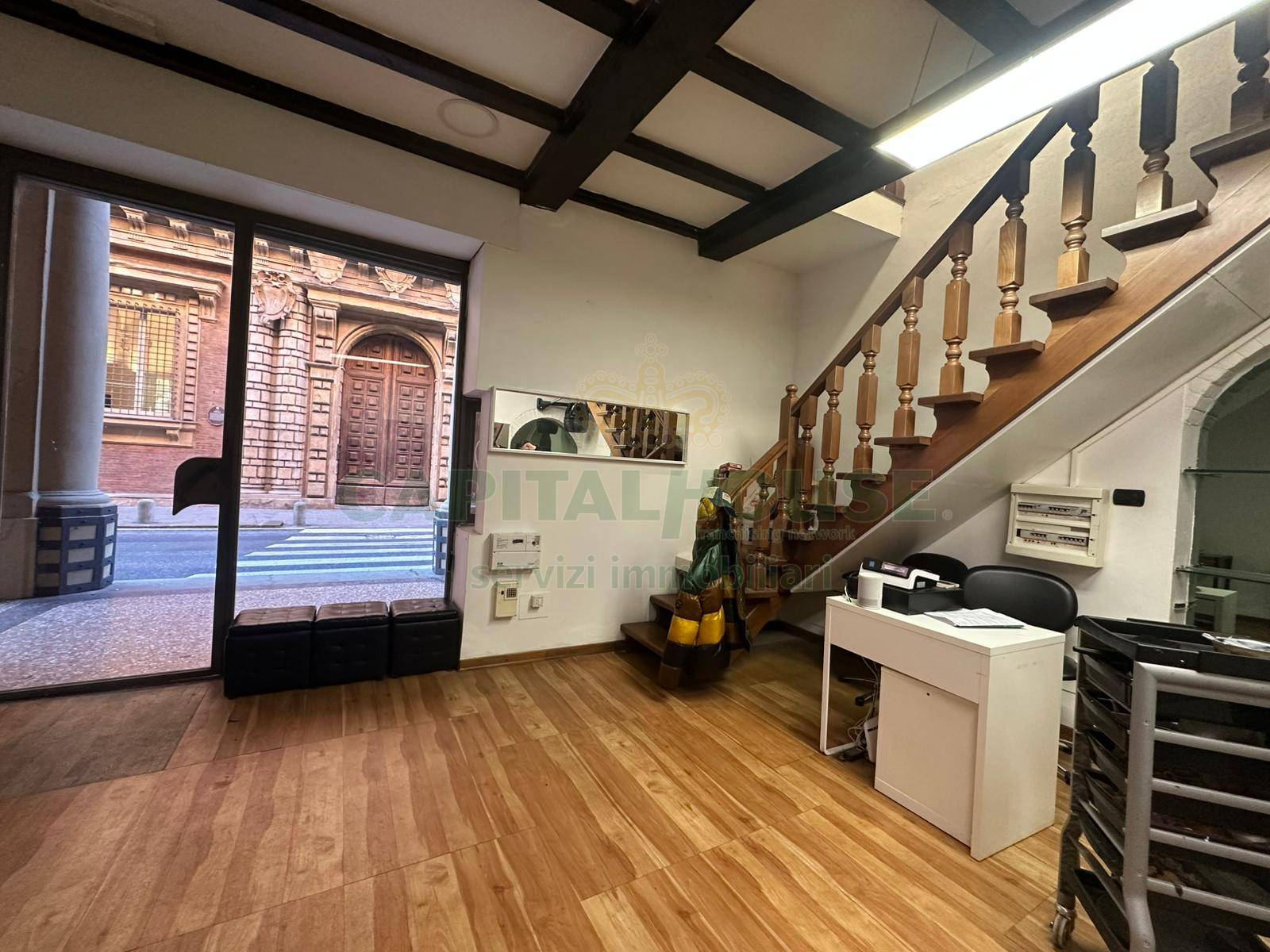 Commerciale in affitto a Bologna, Centro storico