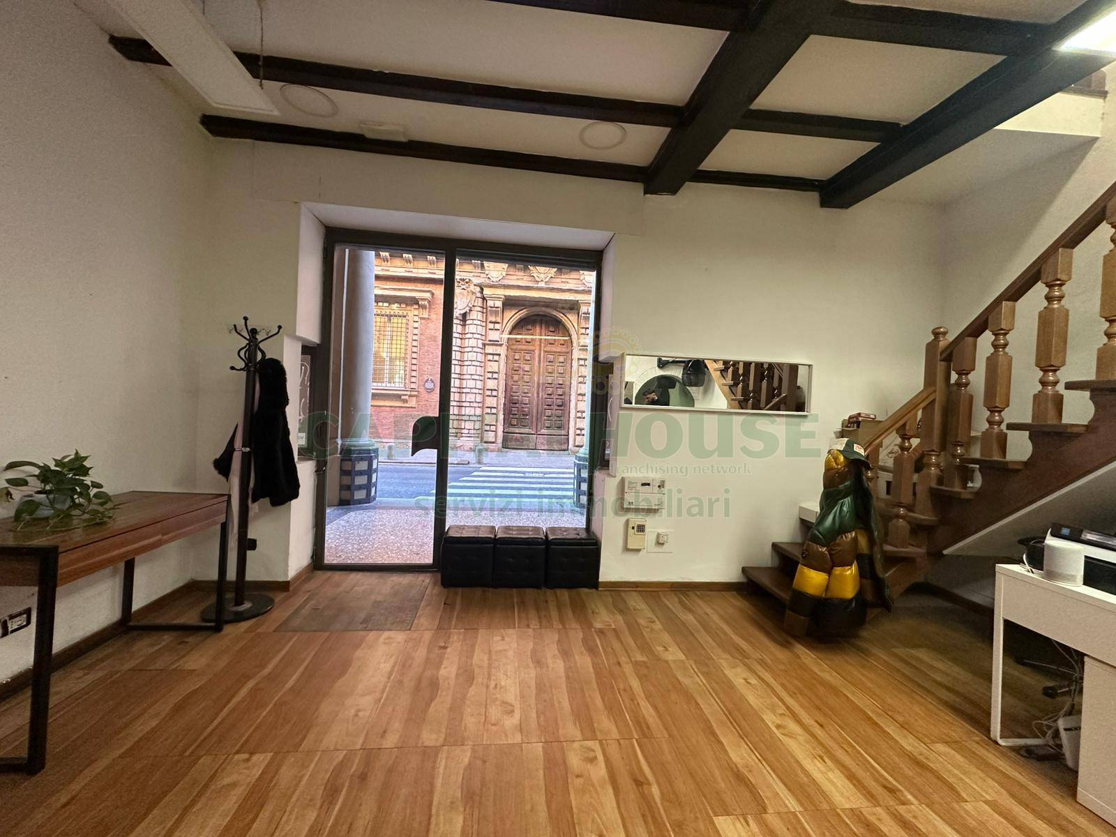 Commerciale in affitto a Bologna, Centro storico