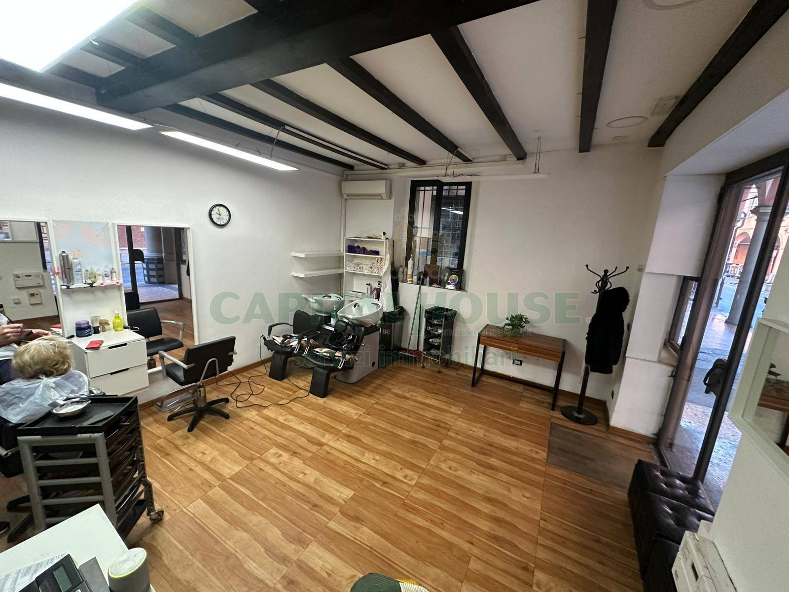 Commerciale in affitto a Bologna, Centro storico