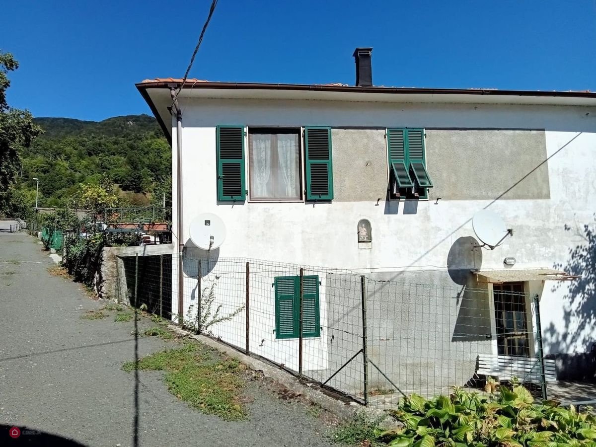 Casa indipendente con terrazzo a Sesta Godano