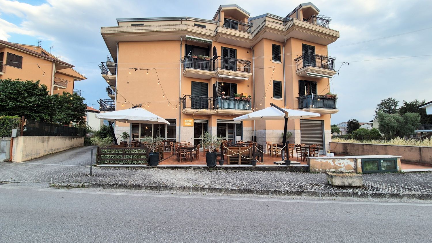 Locale commerciale in affitto in viale viale sandro pertini 0, San Potito Ultra