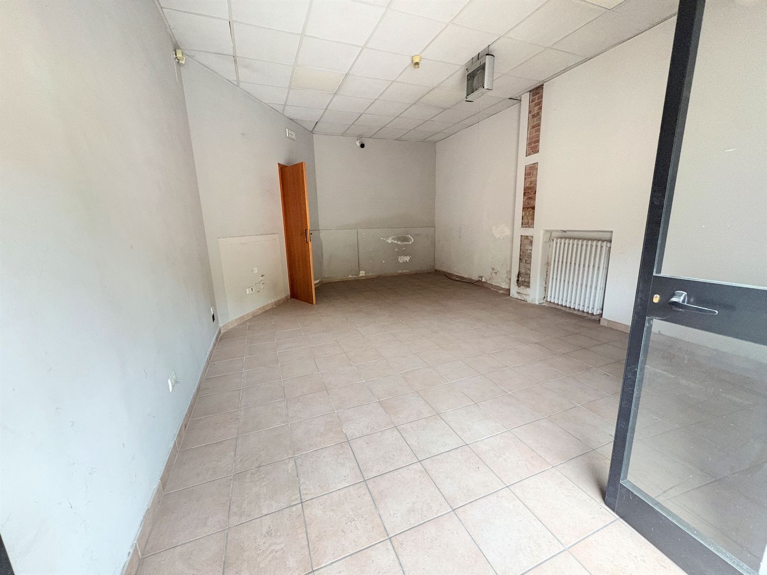Locale commerciale in affitto in bellizzi 0, Avellino