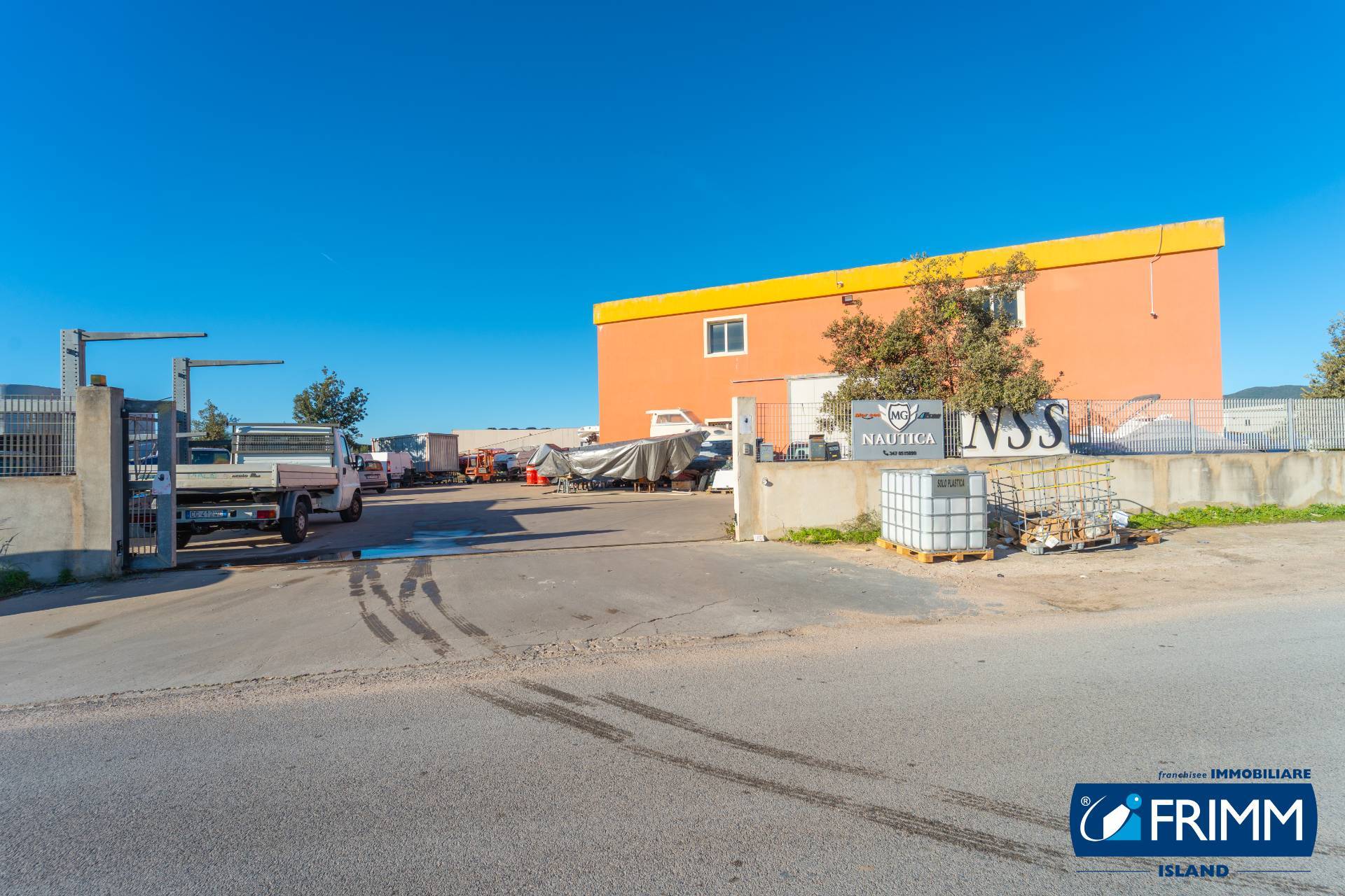 Capannone in vendita a Olbia