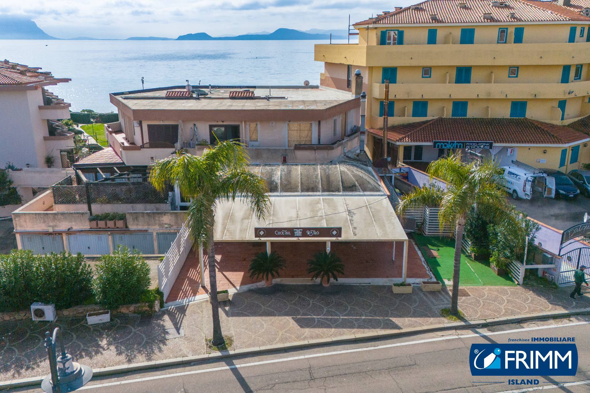 Locale commerciale in vendita a Golfo Aranci