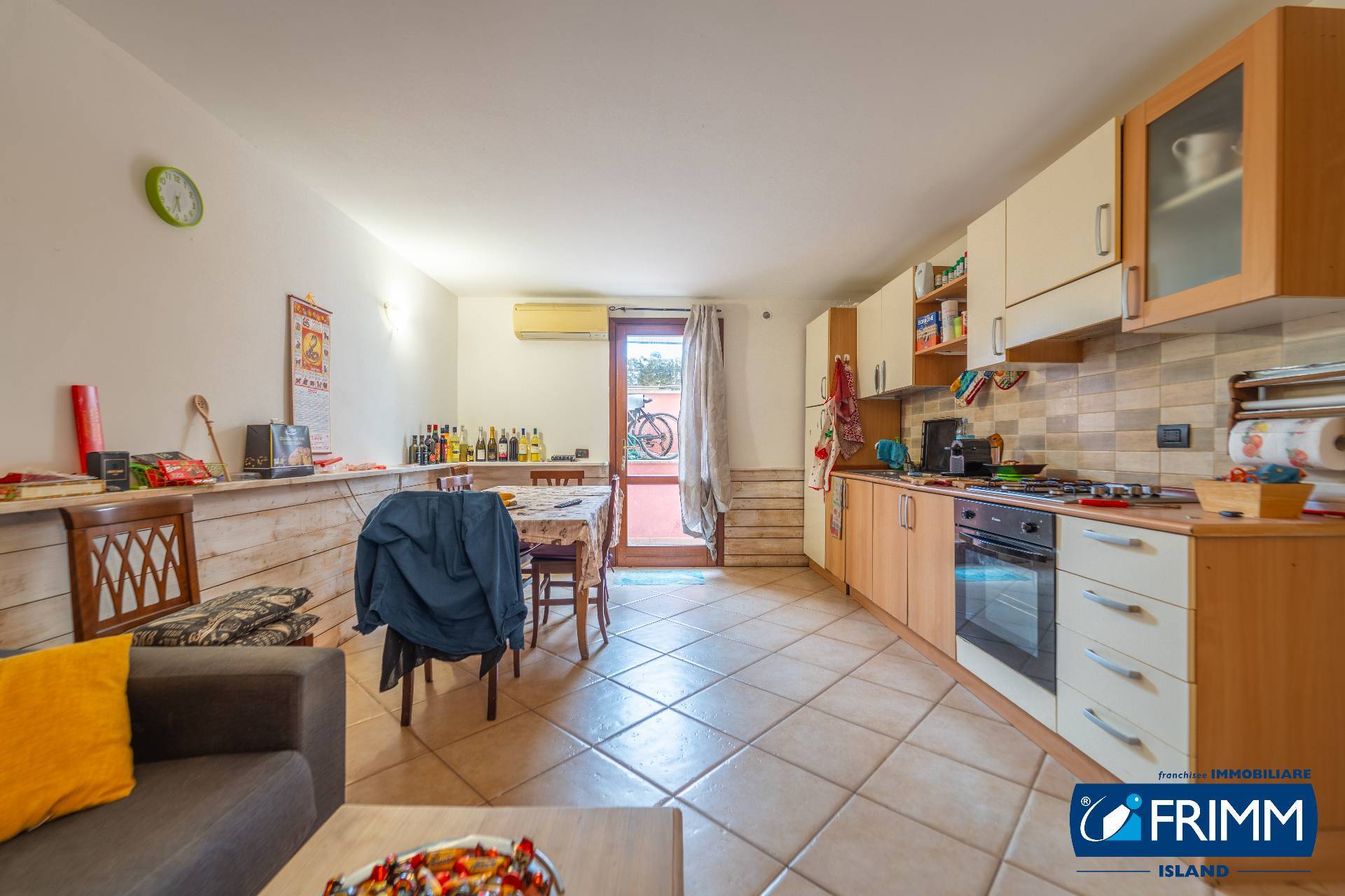 Rimessa in vendita a Olbia, Zona Bandinu