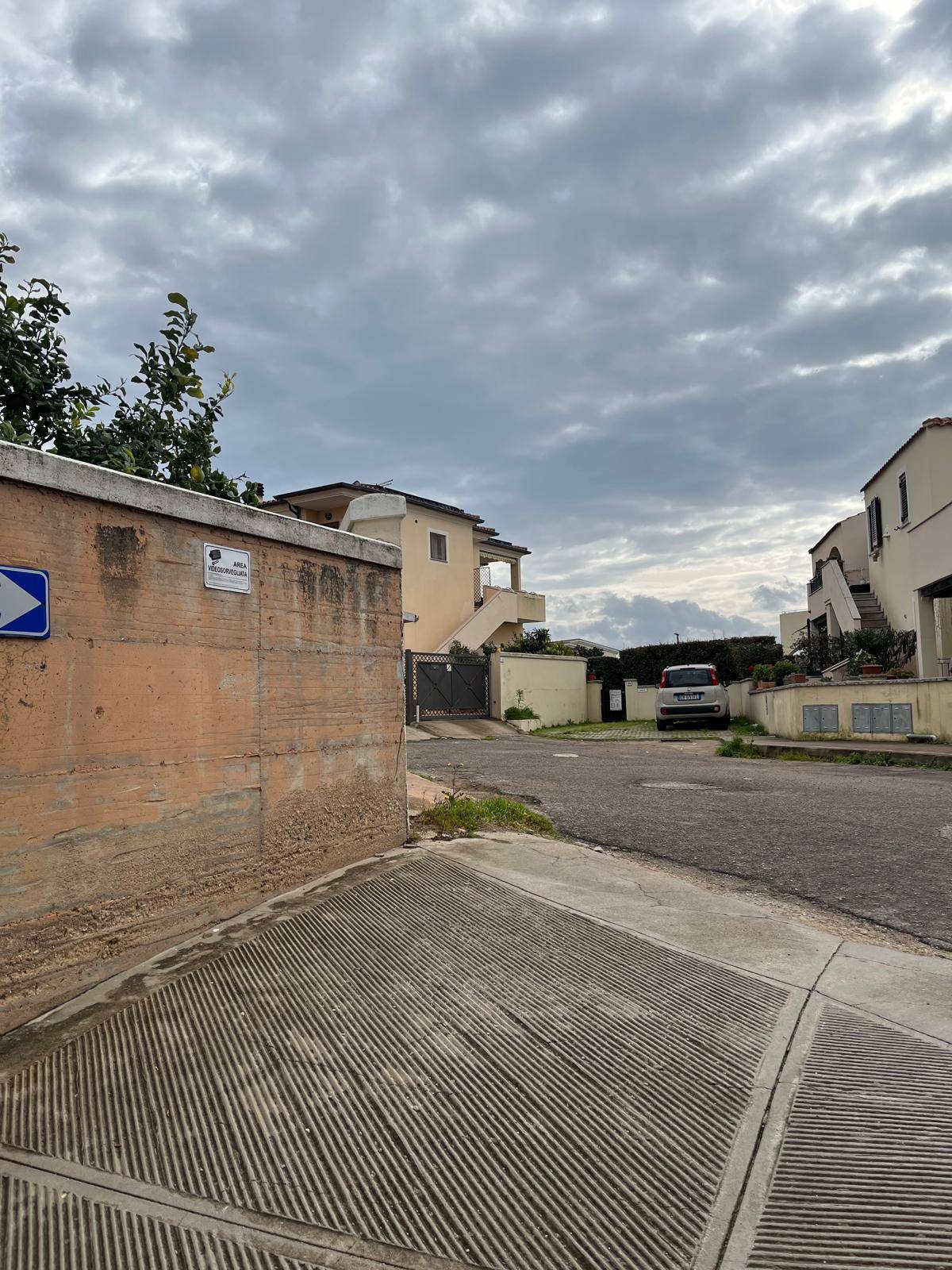 Magazzino in vendita a Olbia, Zona Via Veronese