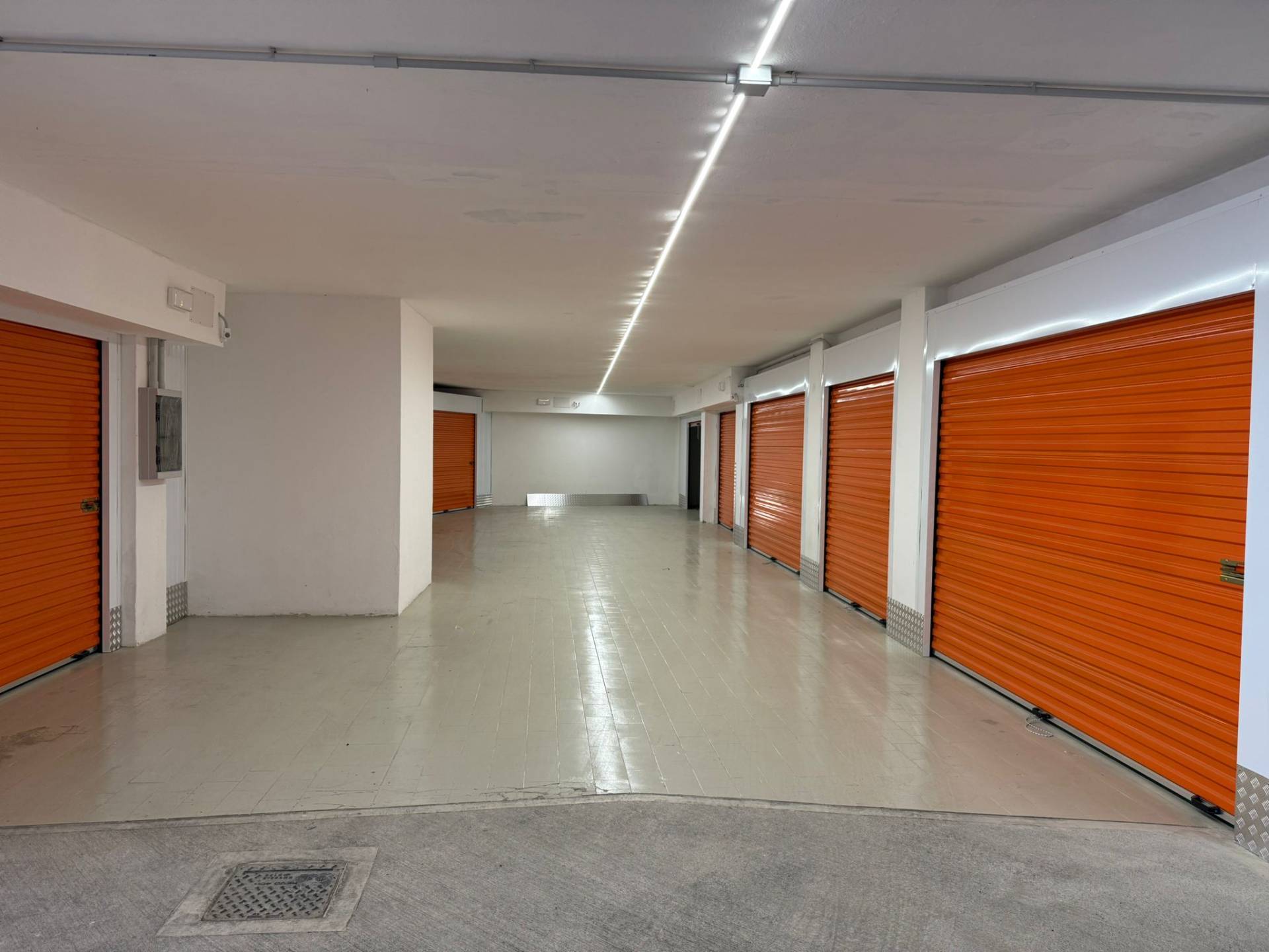 Box o garage in vendita a Olbia, Centro