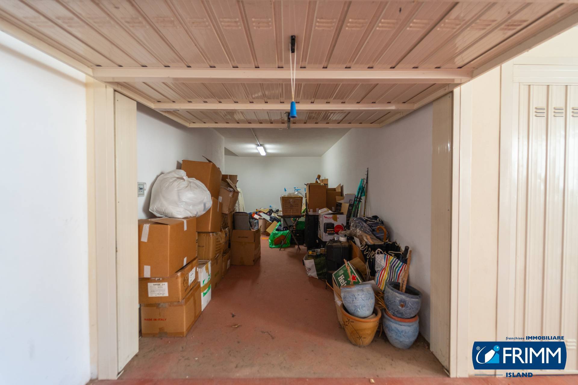 Box o garage in vendita a Olbia, Zona Via Veronese