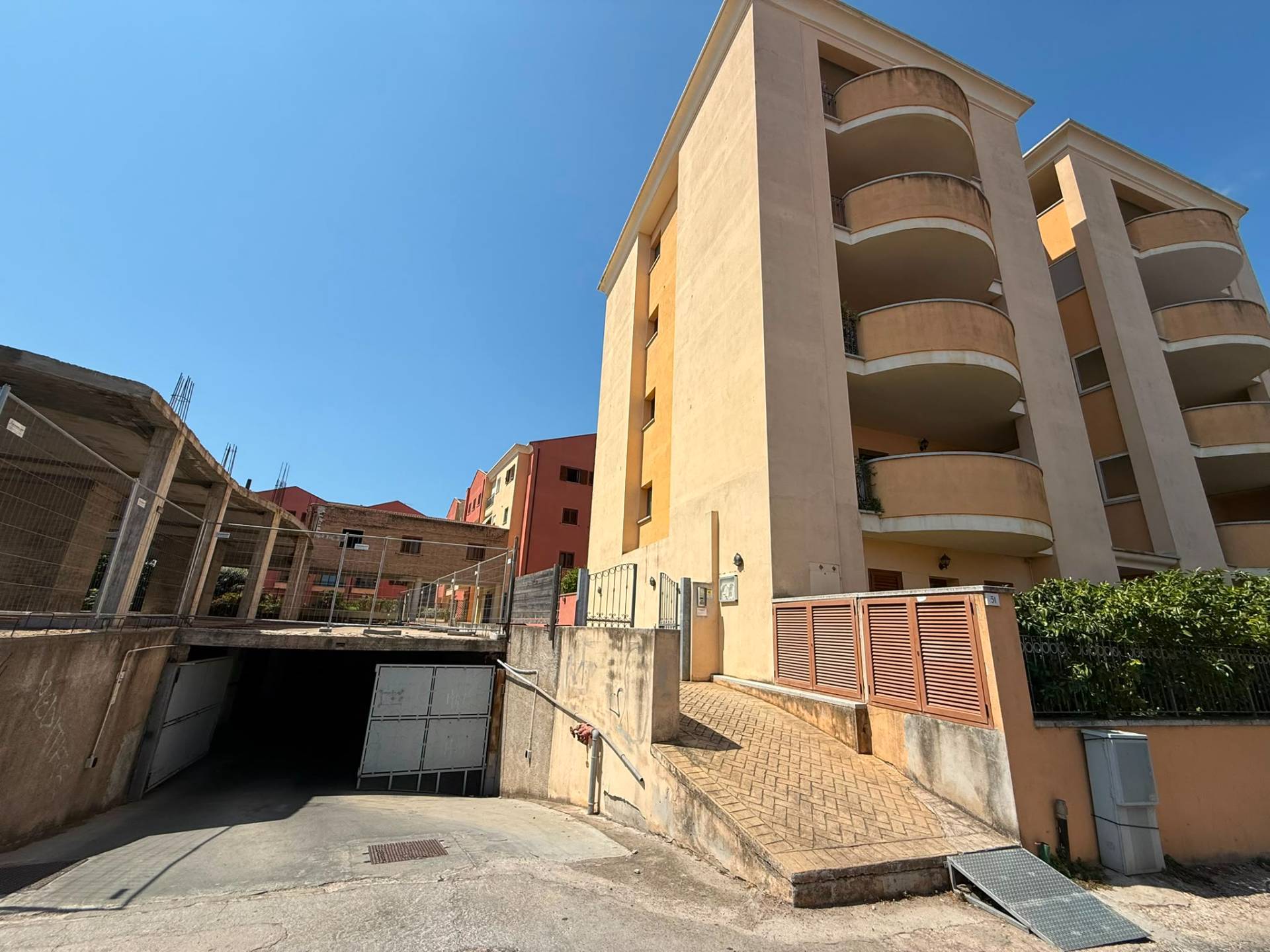 Magazzino in vendita a Olbia, Centro