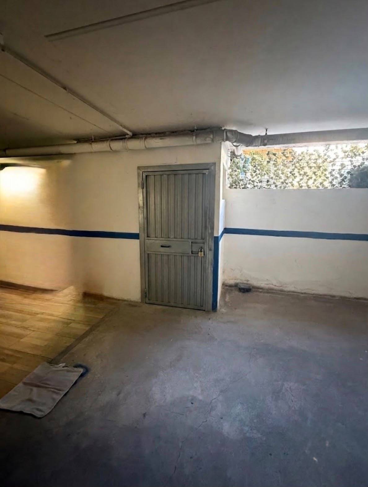 Magazzino in vendita a Olbia, Centro
