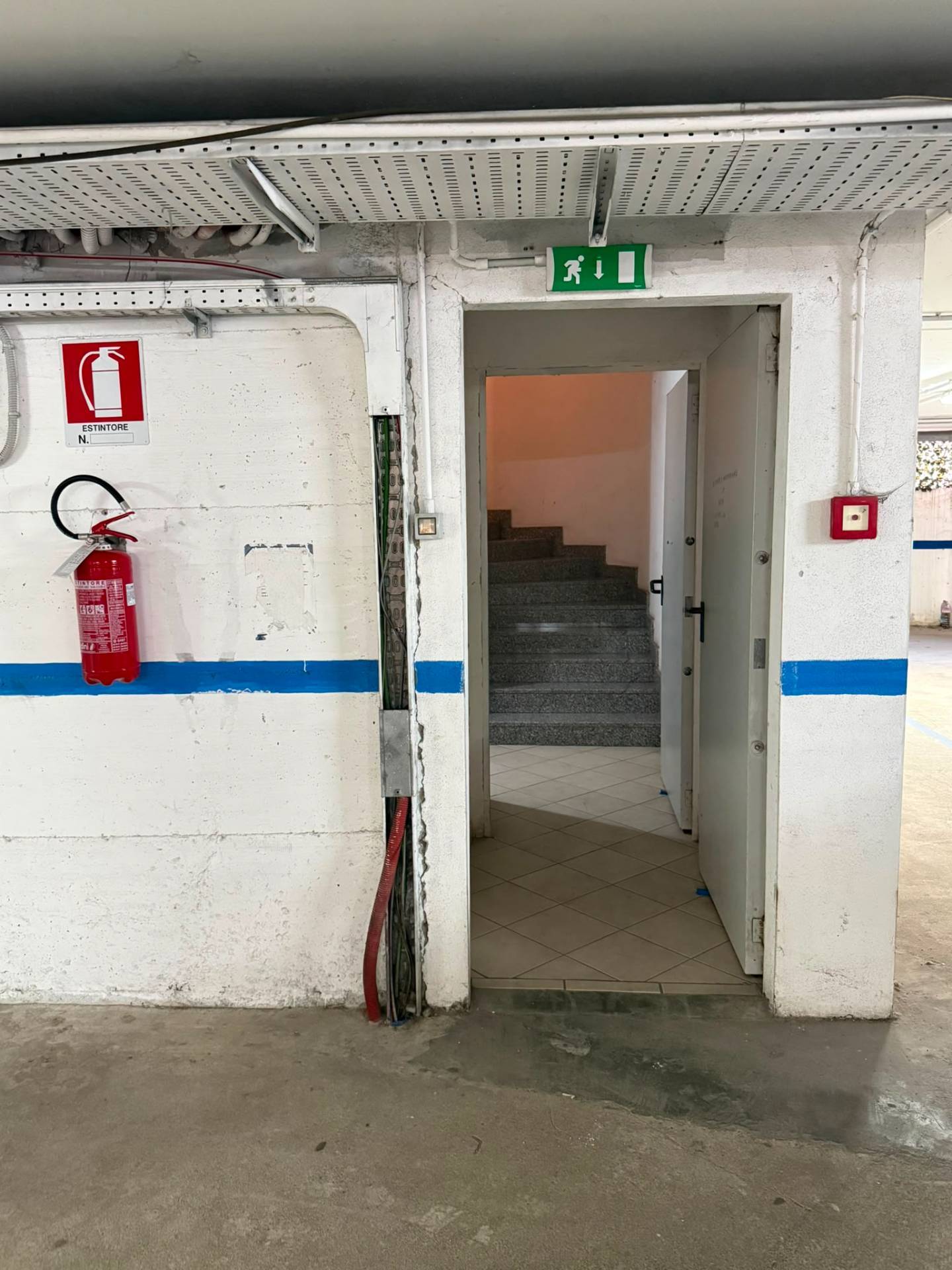 Magazzino in vendita a Olbia, Centro