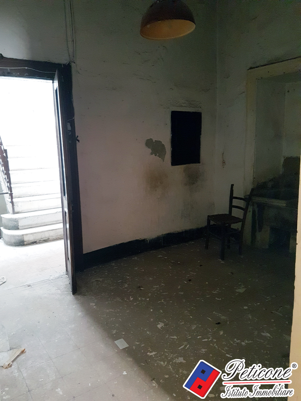 Stabile-Palazzo in vendita a Fondi, Centro storico