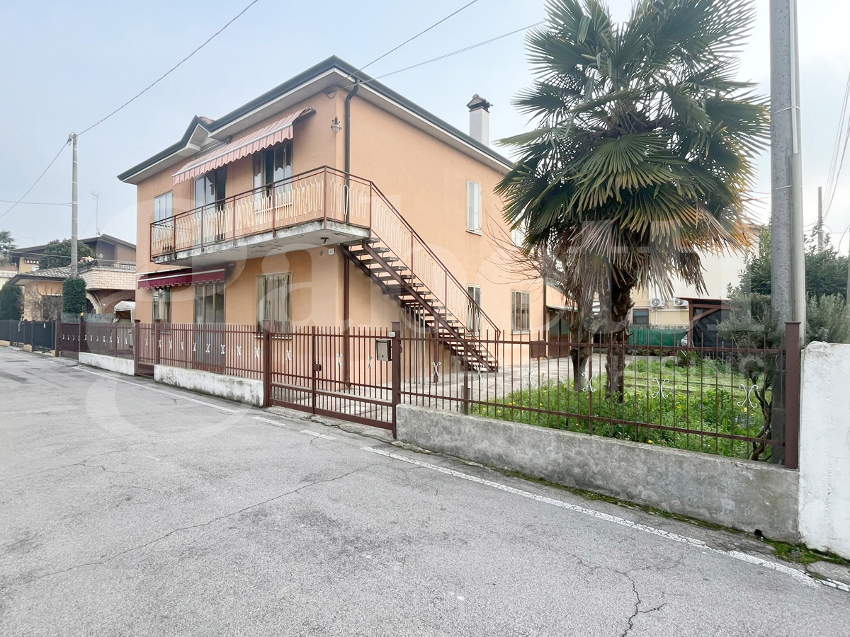 Casa indipendente con giardino a Albignasego