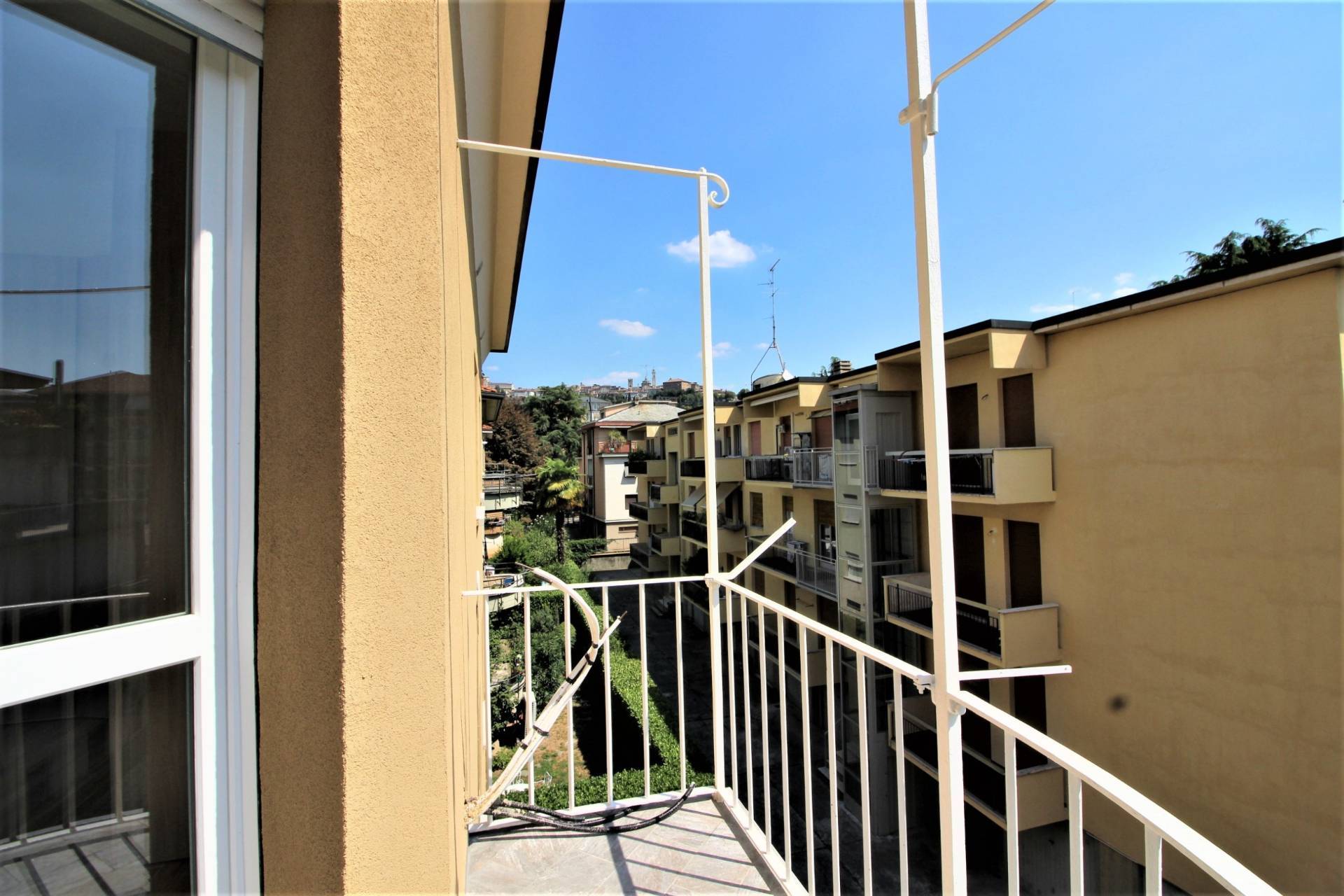 Appartamento in affitto a Bergamo, Centrale