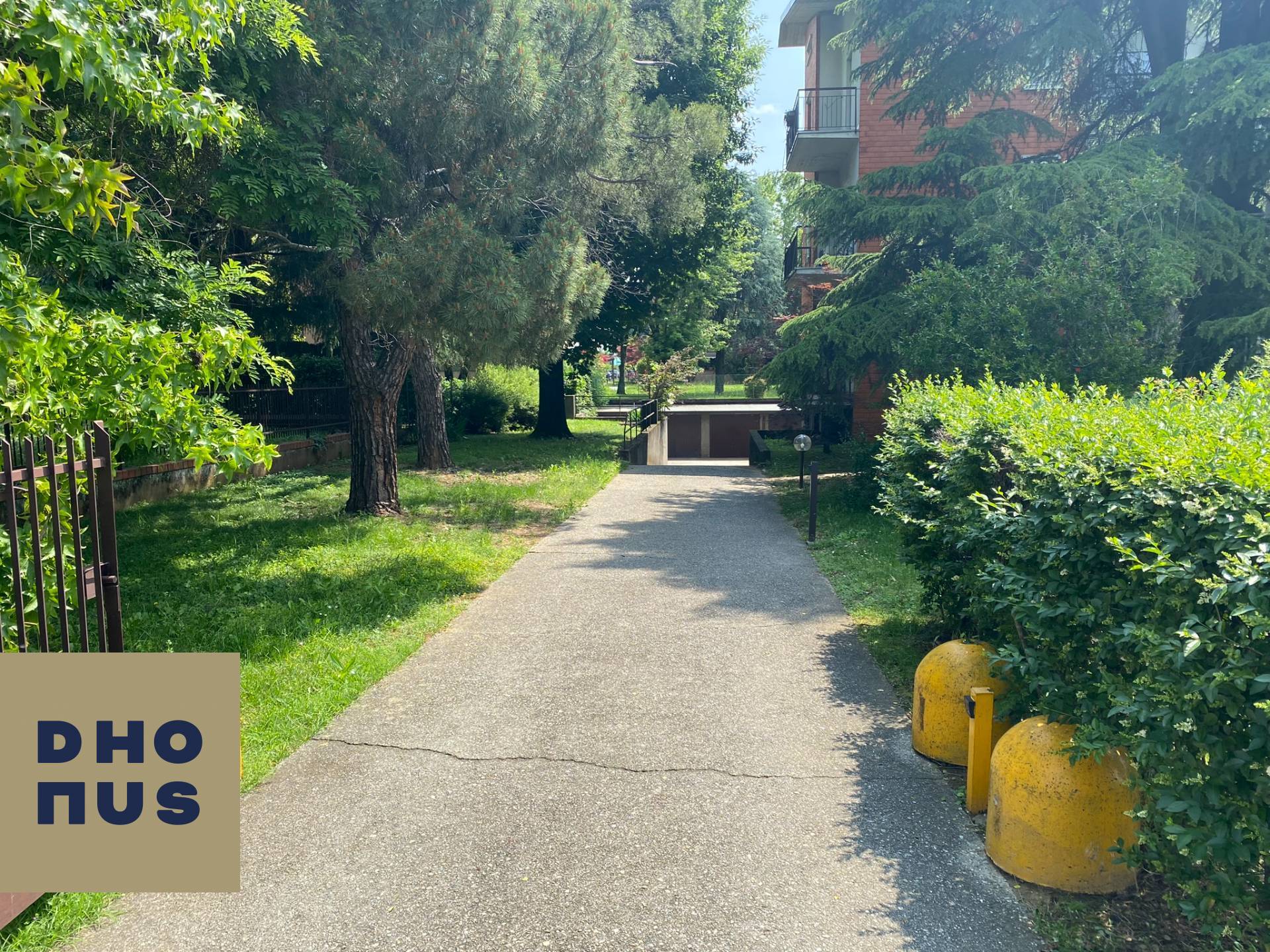 Box o garage in vendita a Curno