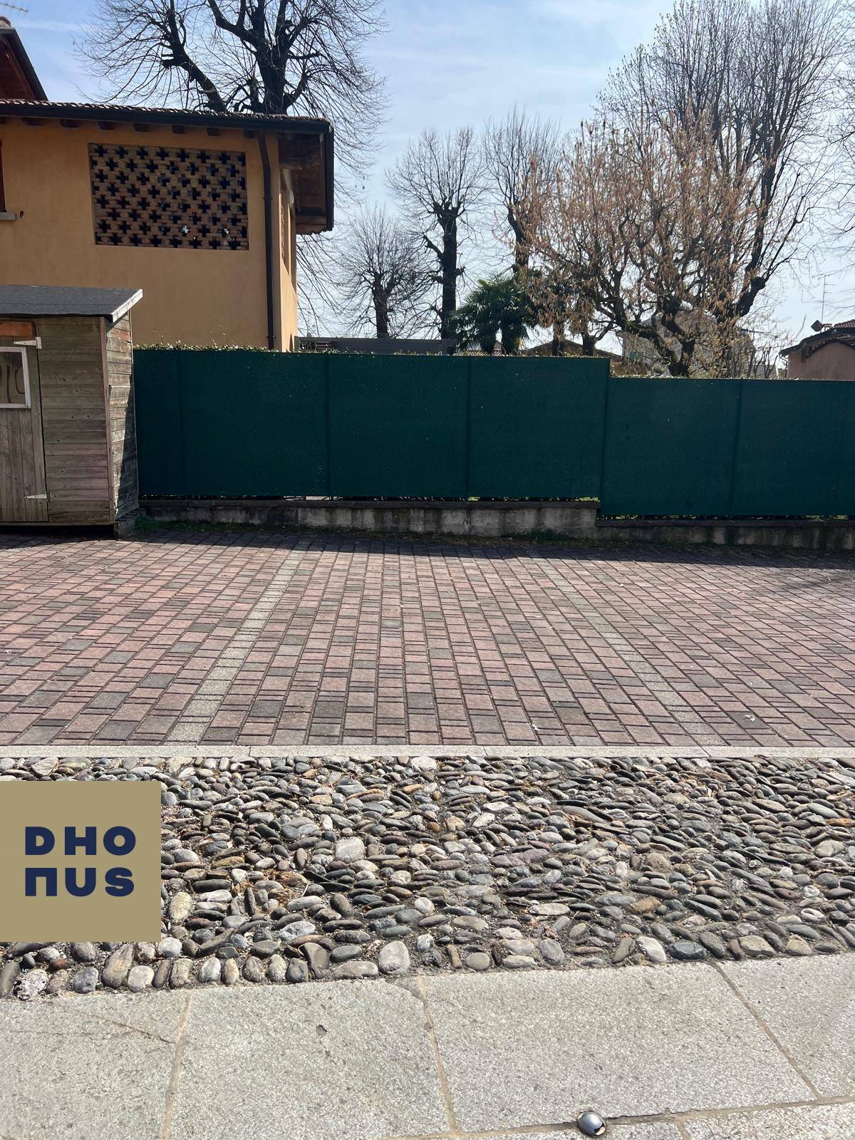 Posto auto scoperto in vendita a Scanzorosciate