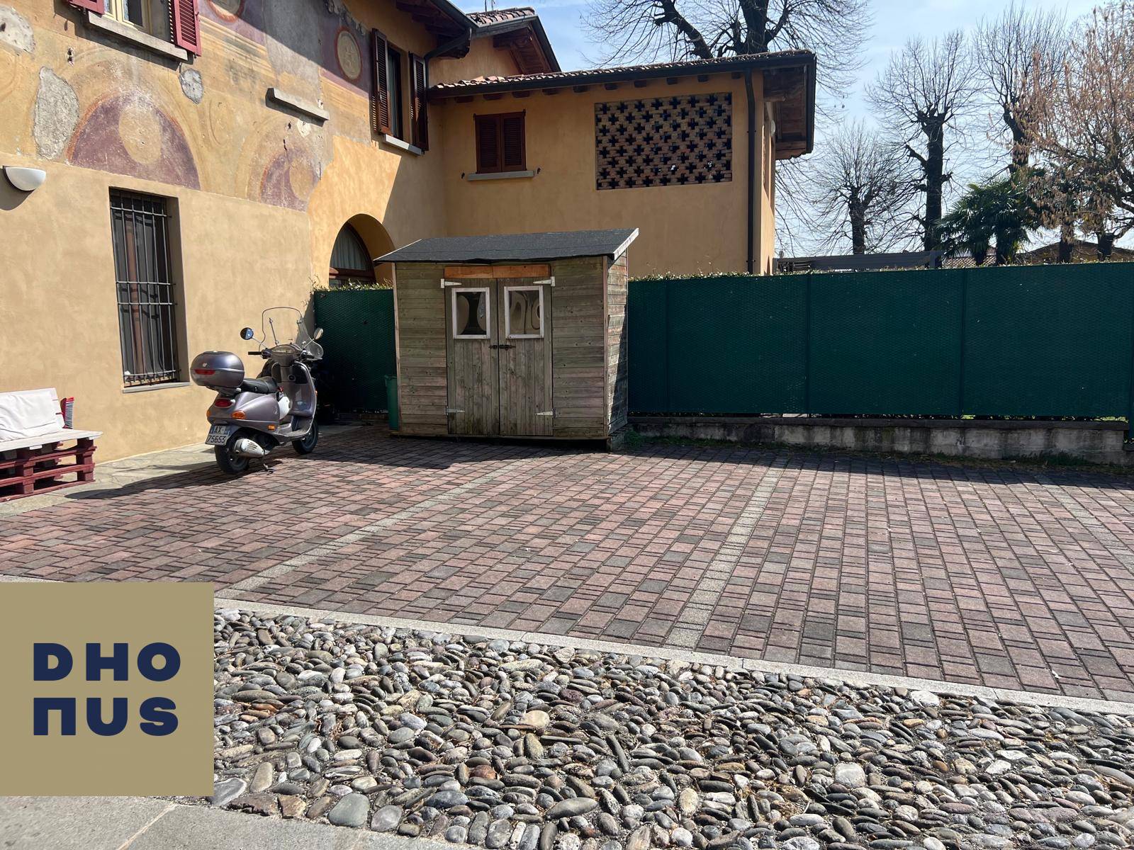 Posto auto scoperto in vendita a Scanzorosciate