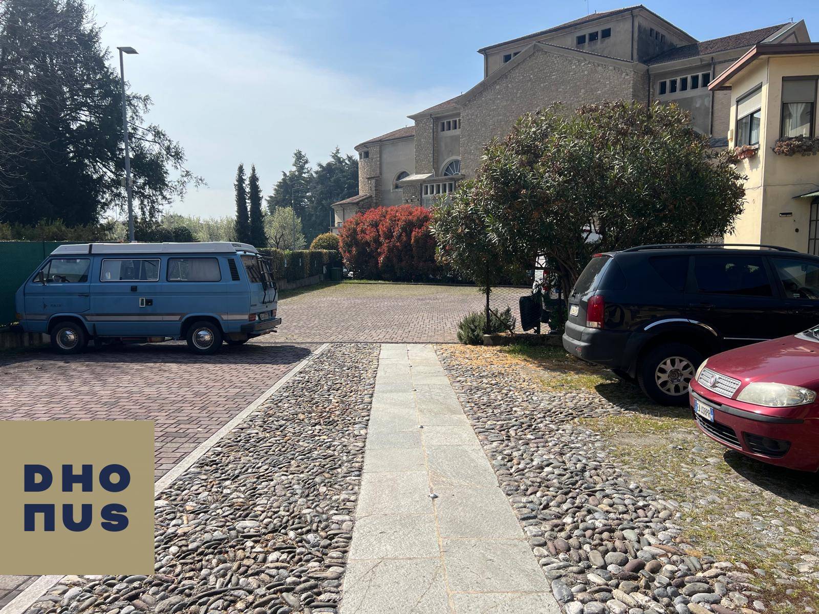 Posto auto scoperto in vendita a Scanzorosciate