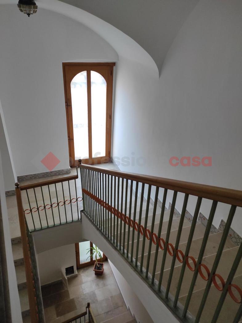 Stabile/Palazzo in vendita a Palata