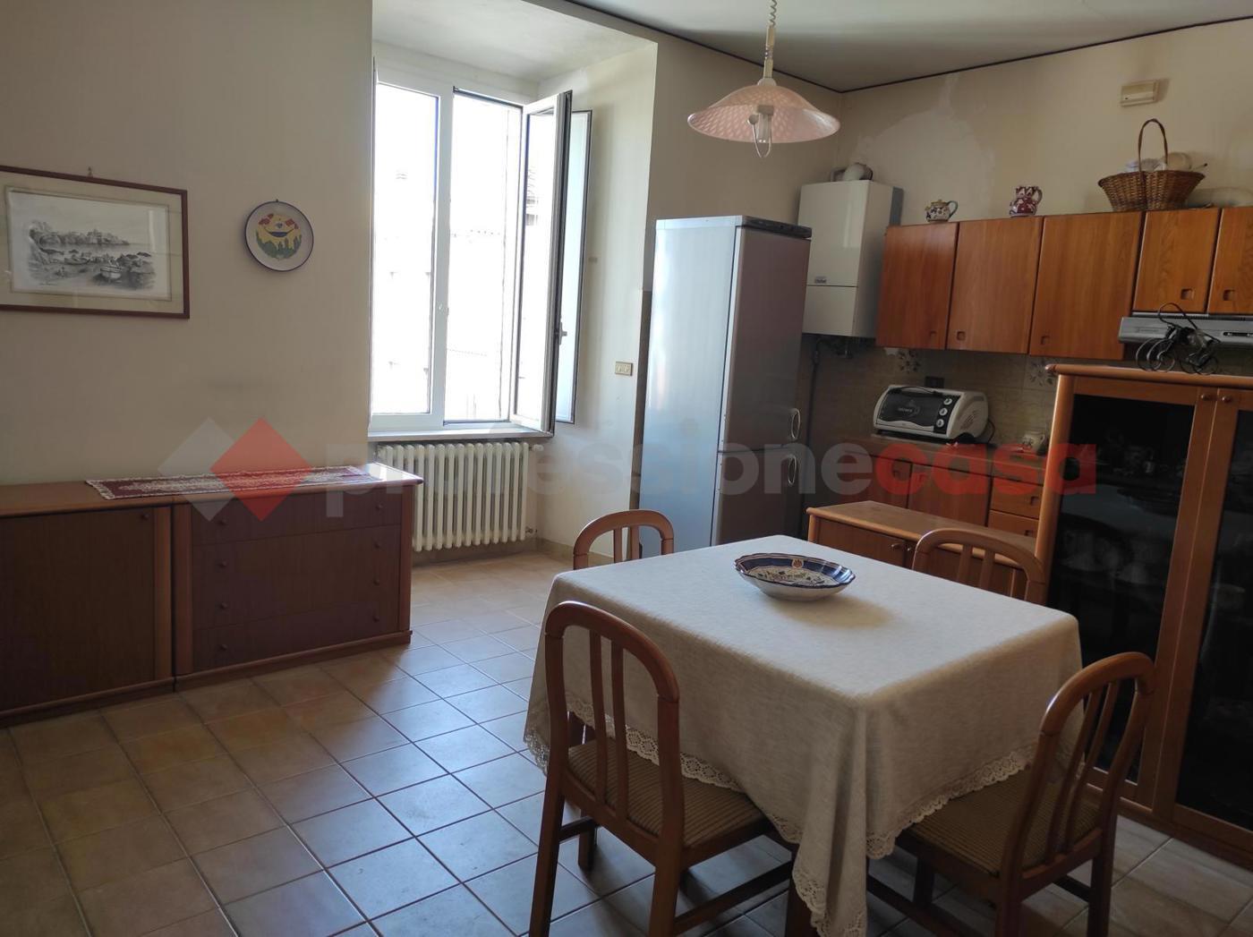 Stabile/Palazzo in vendita a Palata