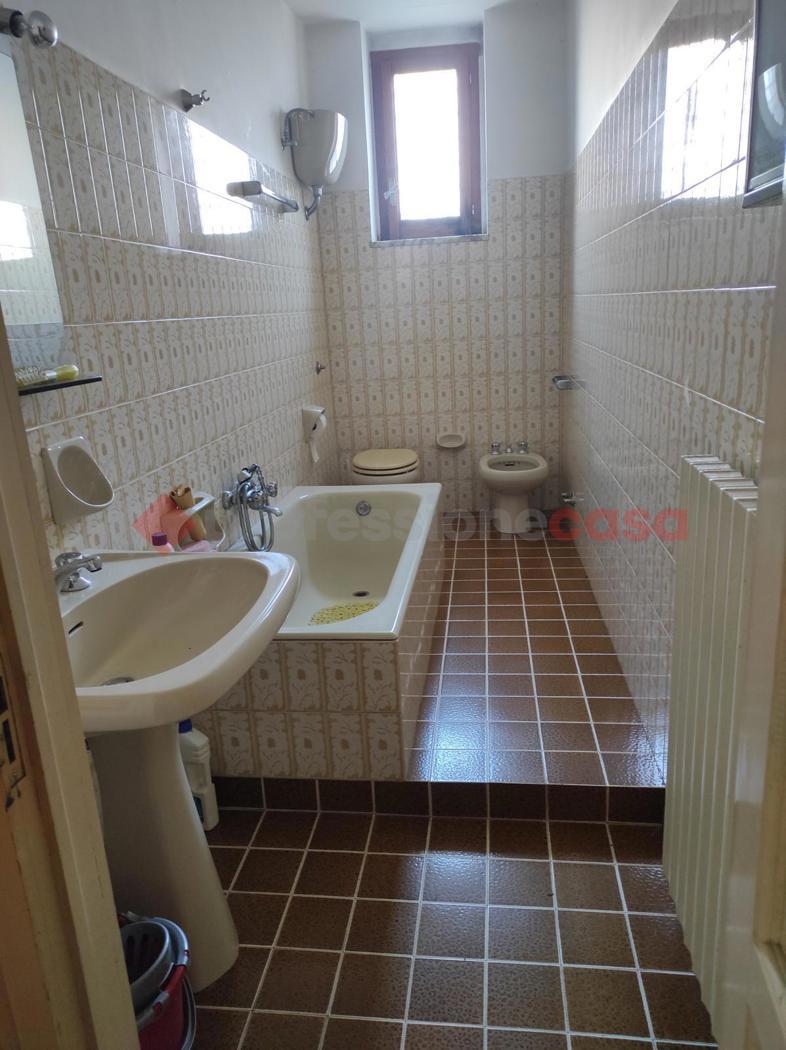 Stabile/Palazzo in vendita a Palata