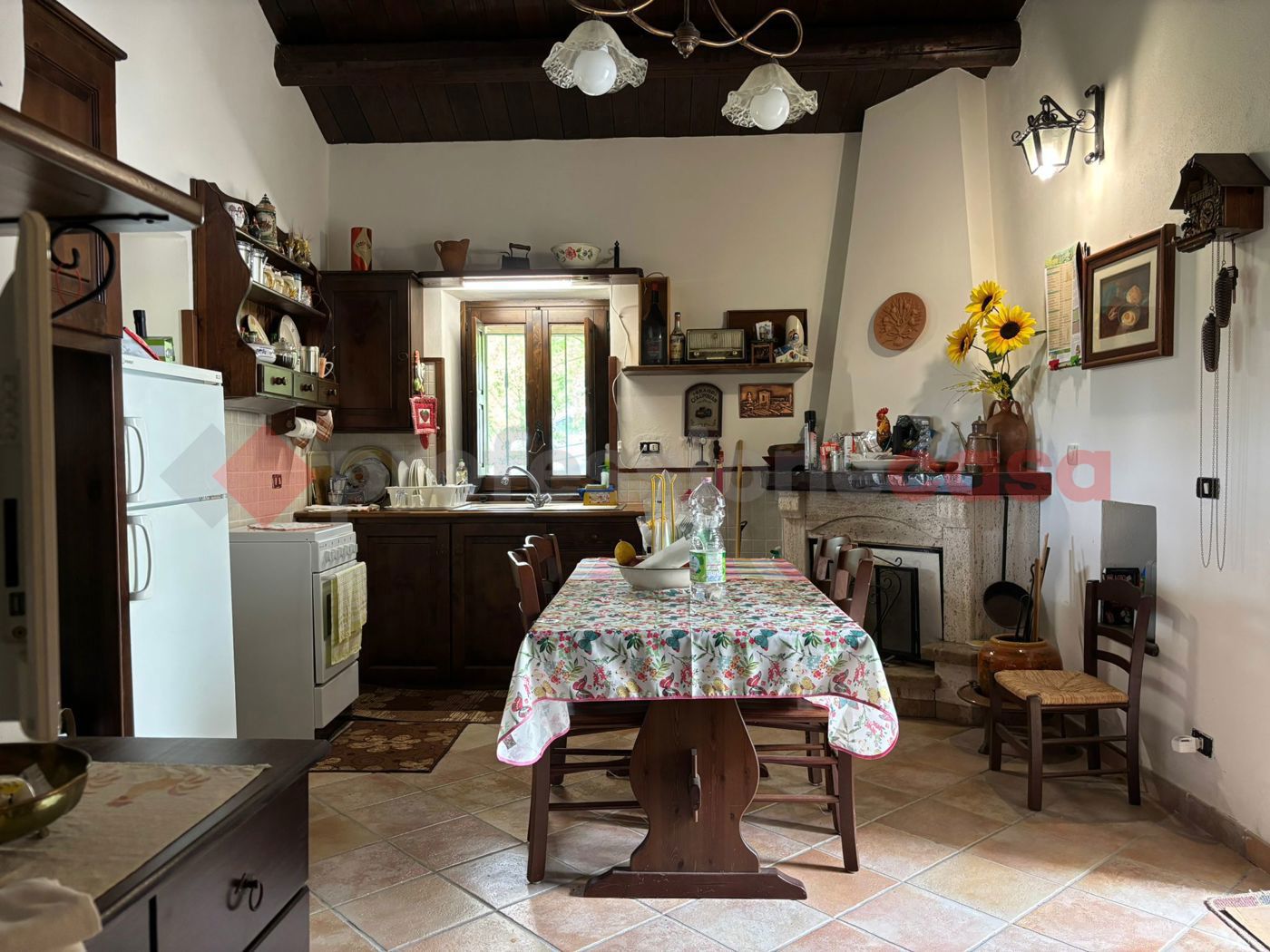 Rustico con giardino a Jelsi