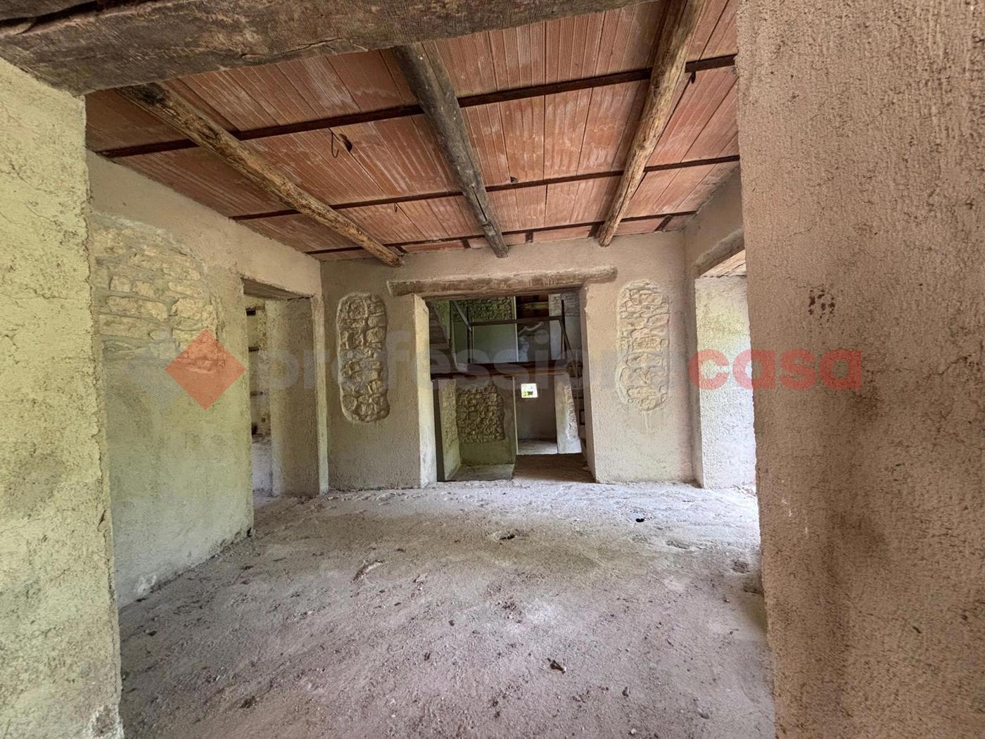 Stabile/Palazzo in vendita a Guardiaregia