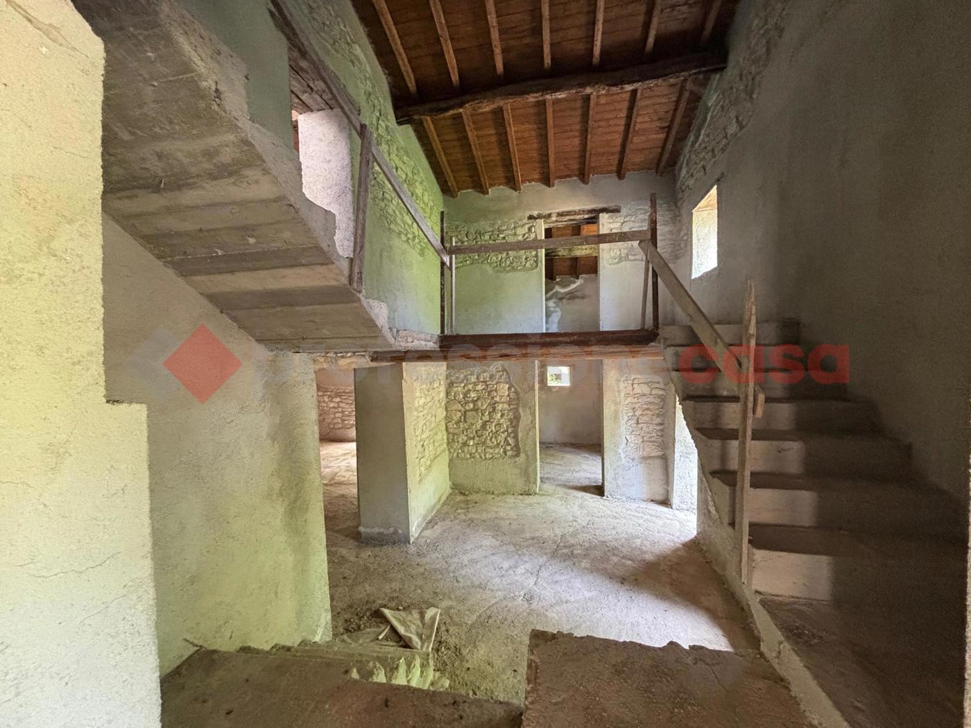 Stabile/Palazzo in vendita a Guardiaregia