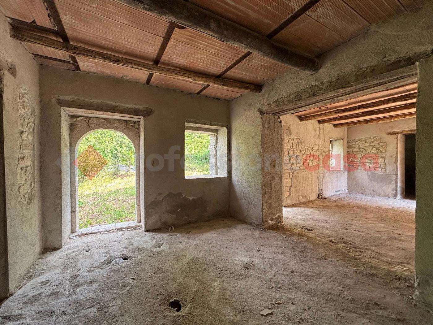 Stabile/Palazzo in vendita a Guardiaregia