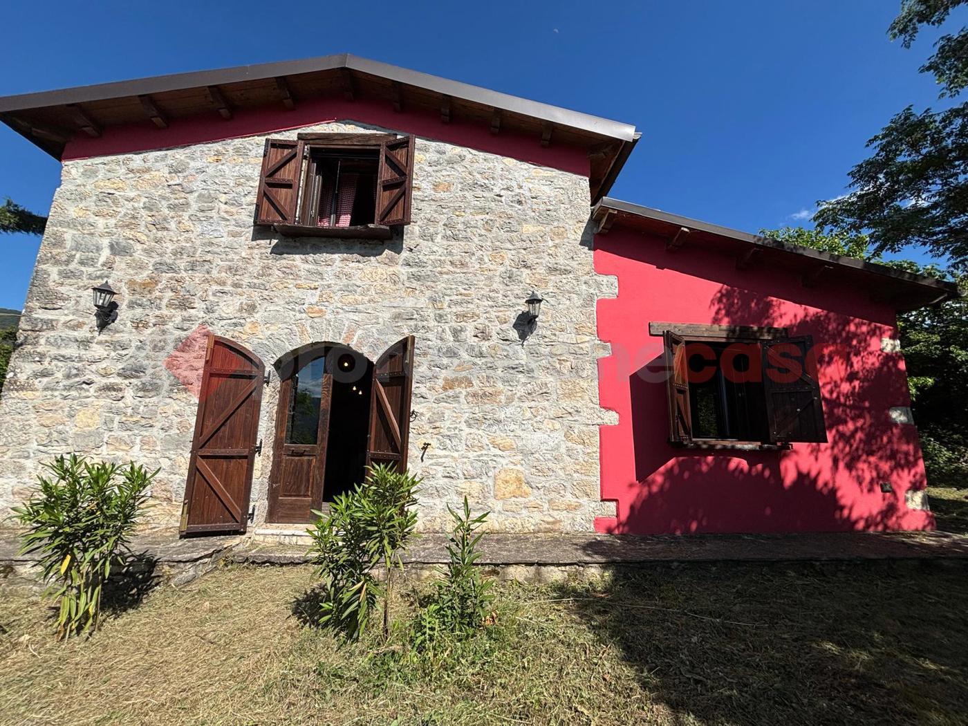 Rustico con giardino a Monteroduni