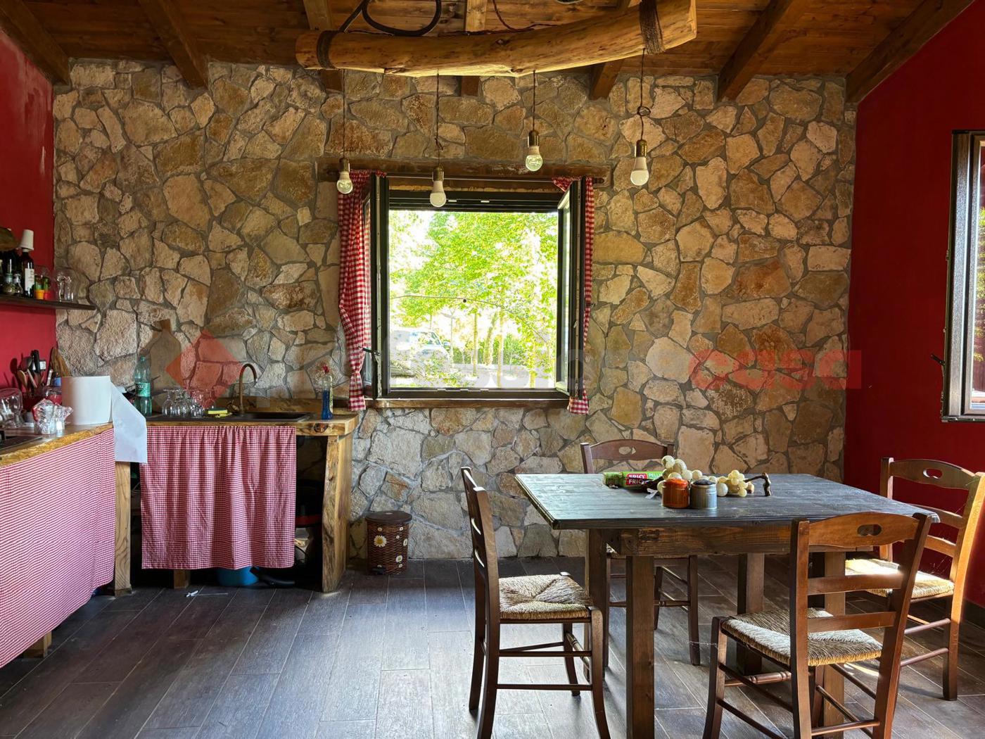 Rustico con giardino a Monteroduni