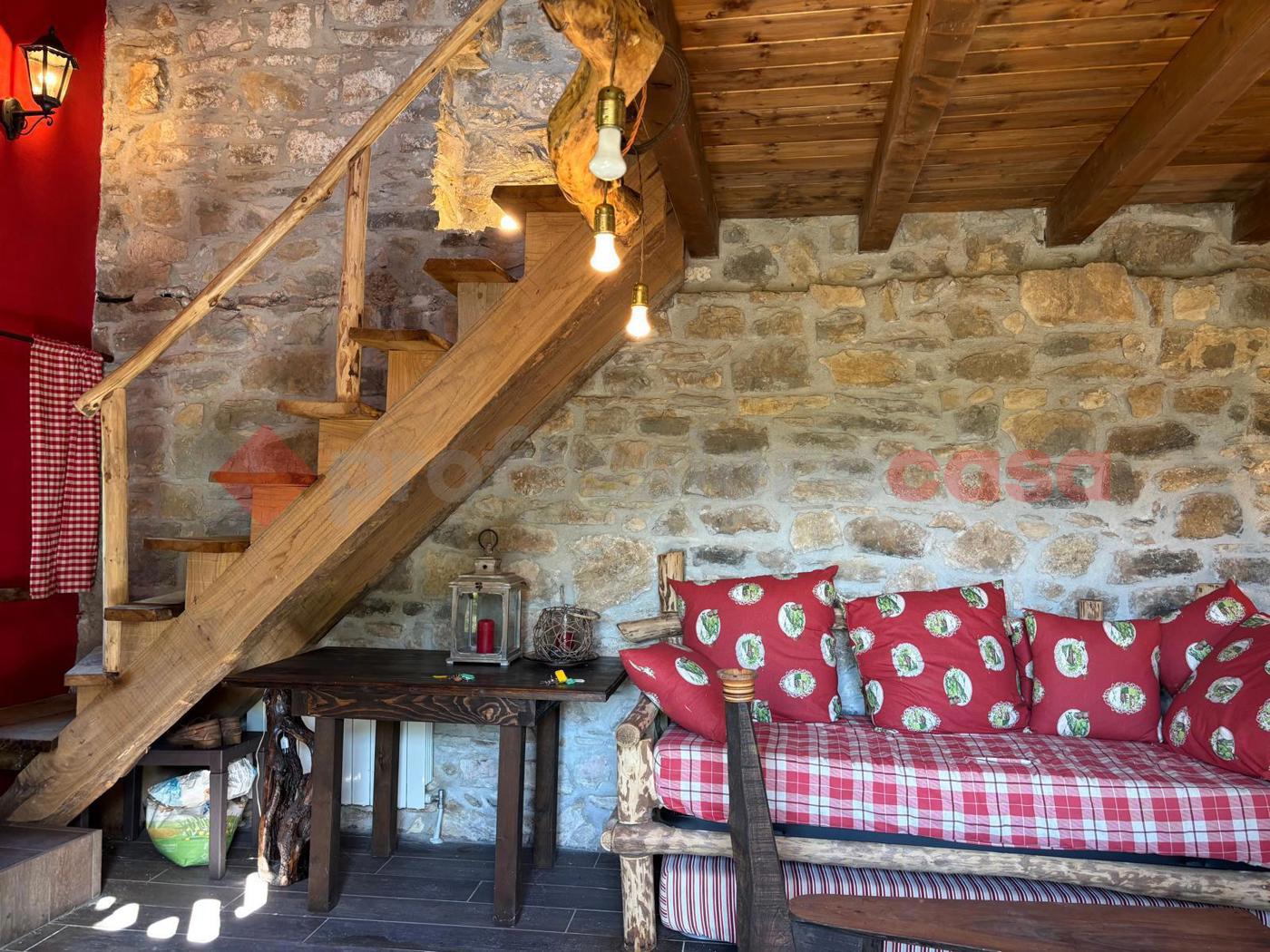 Rustico con giardino a Monteroduni