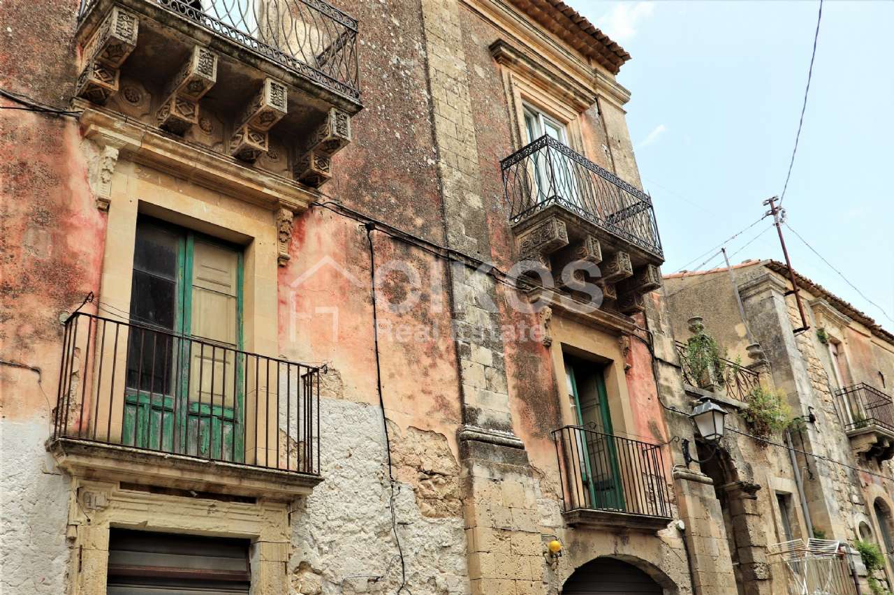 Casa indipendente da ristrutturare, Palazzolo Acreide centro storico