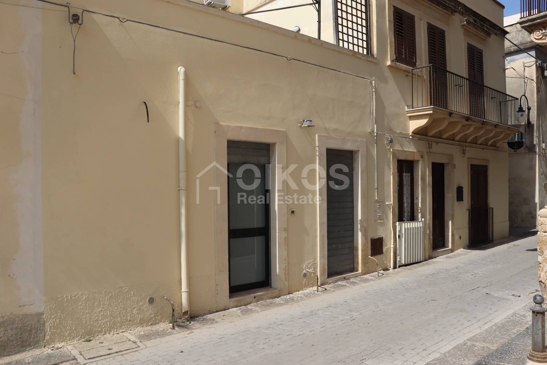Locale commerciale in affitto a Noto