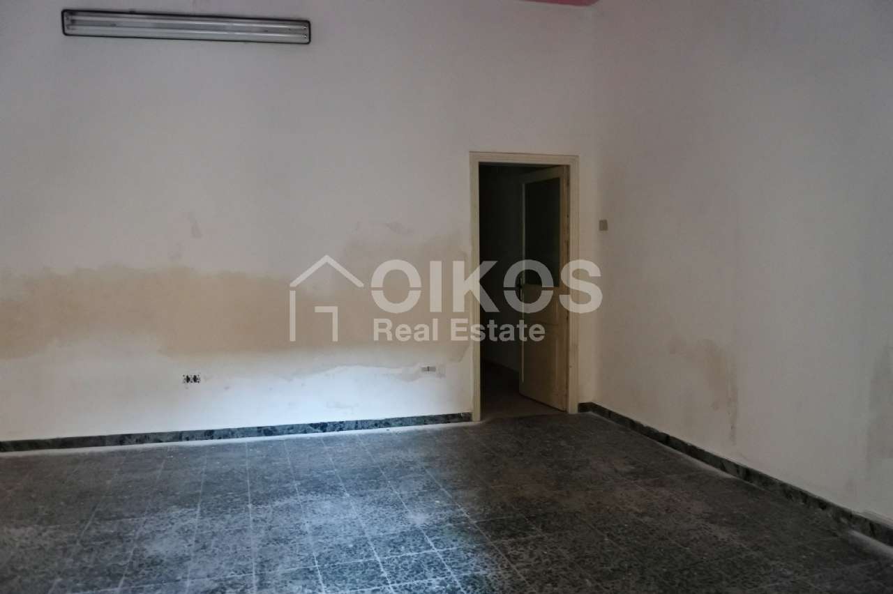 Locale commerciale in vendita a Noto