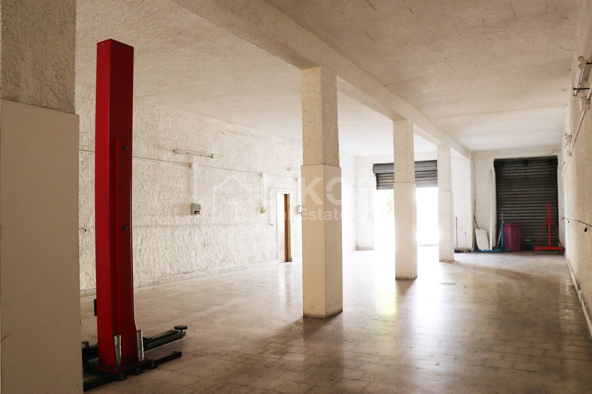 Locale commerciale in affitto a Noto, Stazione