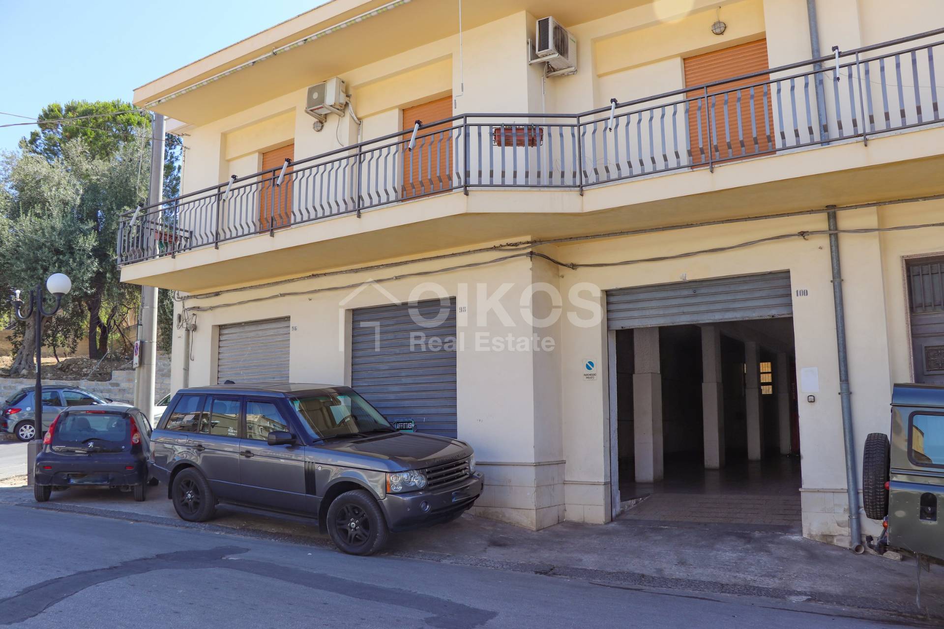 Locale commerciale in affitto a Noto, Stazione