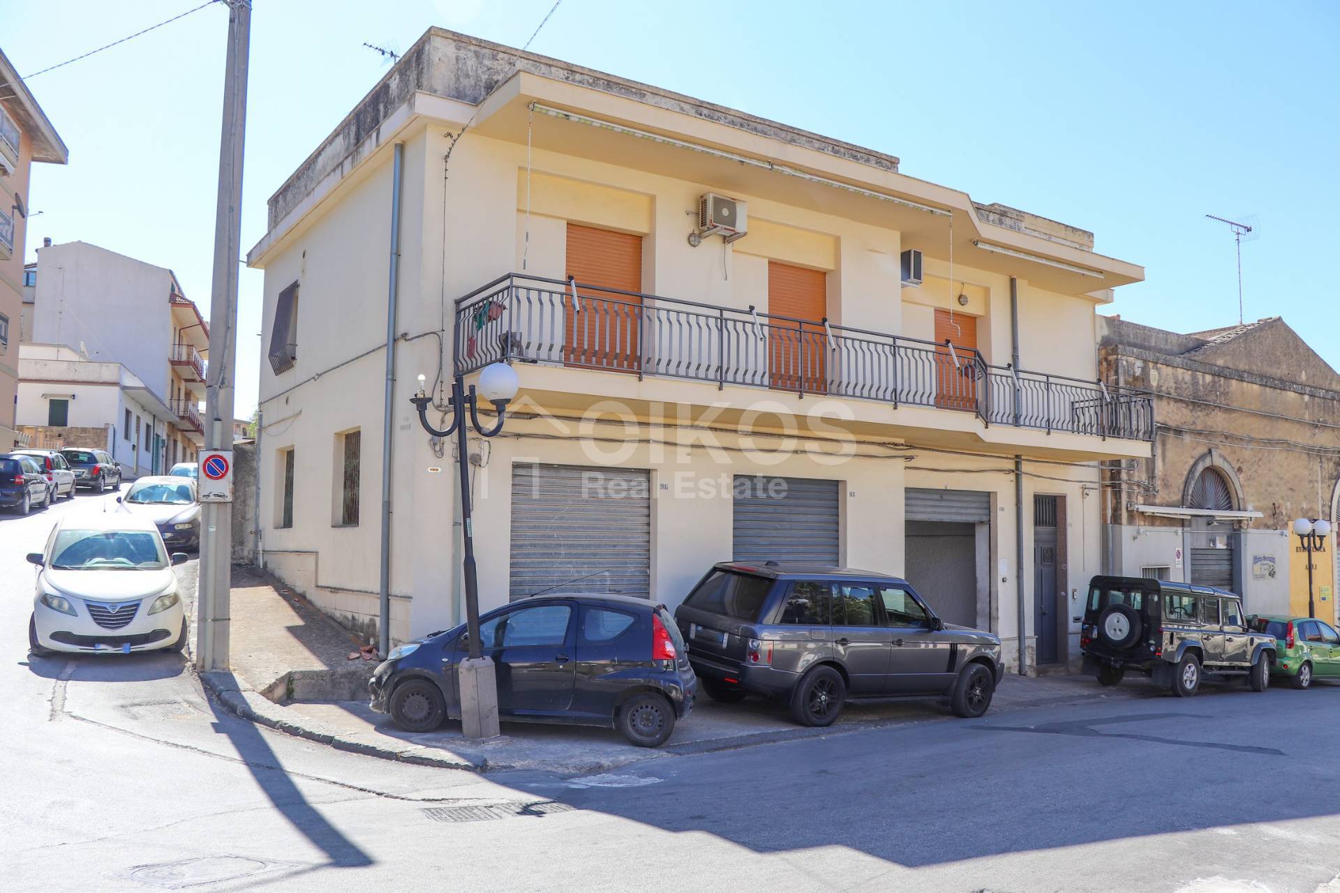 Locale commerciale in affitto a Noto, Stazione