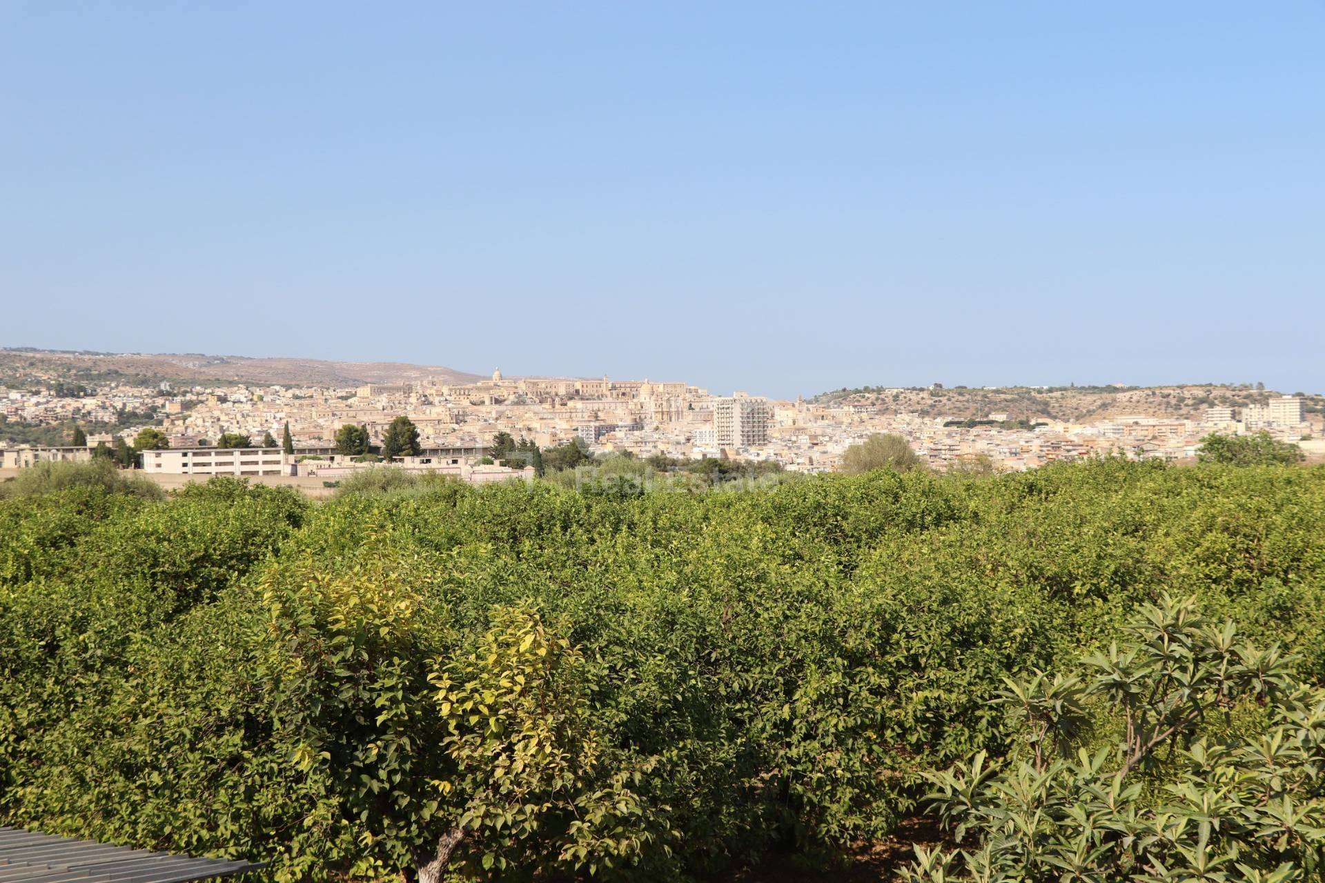 Terreno e casale in vendita a Noto, Madonna Marina