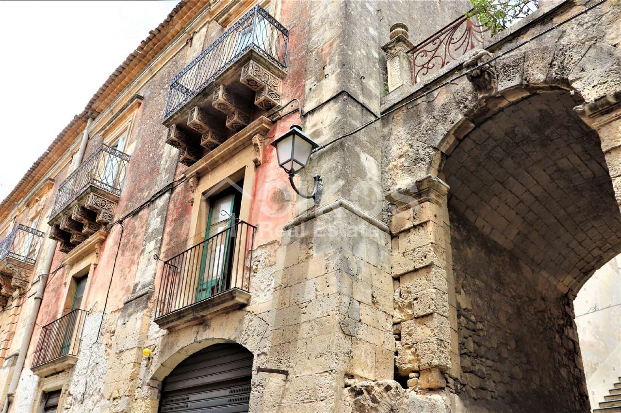 Casa indipendente in vendita a Palazzolo Acreide, Centro Storico